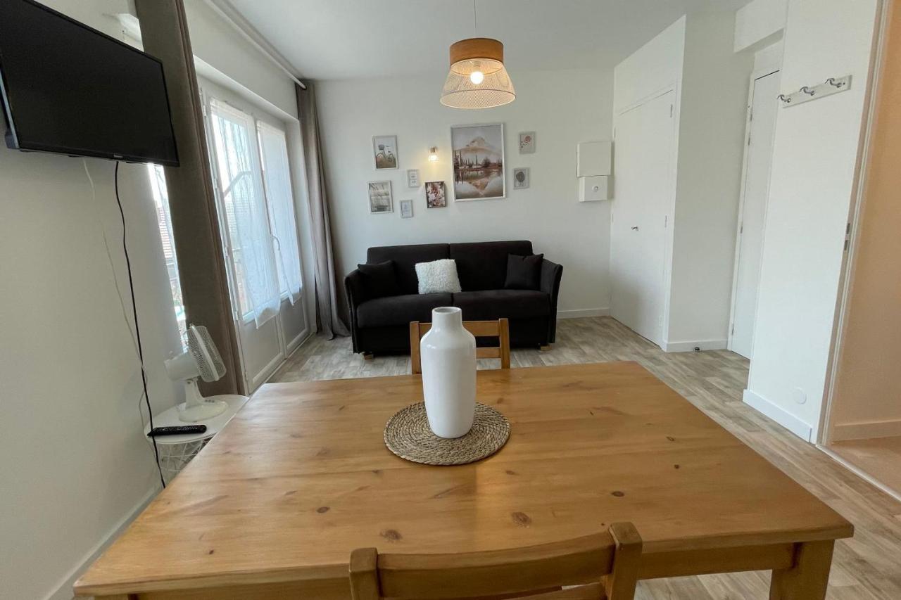 Le Bout Du Lac Studio Renove Avec Balcon Et Vue Sur La Montagne Annecy Buitenkant foto